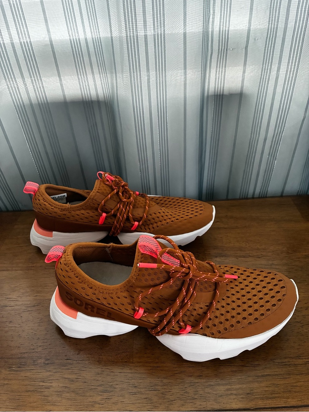 Sorel Kinetic Impact Slip on Coyote Brown Sneakers with Pink Accents - Picture 8 of 8